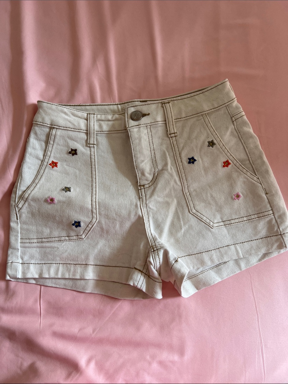 Cream Embroidered Pocket Women’s Shorts